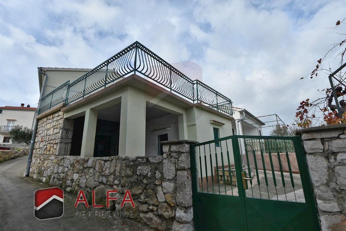 Hrvaška, otok Prvić, Šepurine – hiša naprodaj z velikim vrtom in pogledom na morje