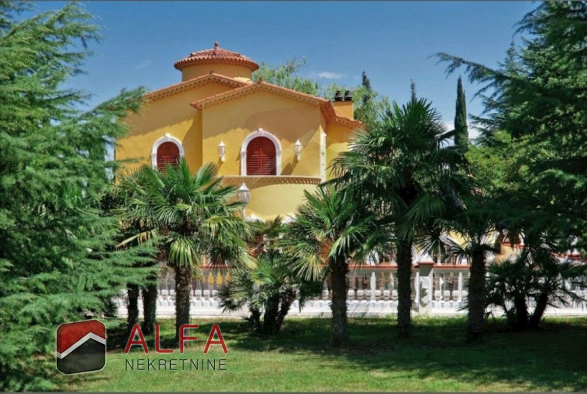 Hrvaška, območje Šibenika, ekskluzivna zasebna posest z vilo, bazenom in teniškim igriščem na 16.695 m² zemljišča