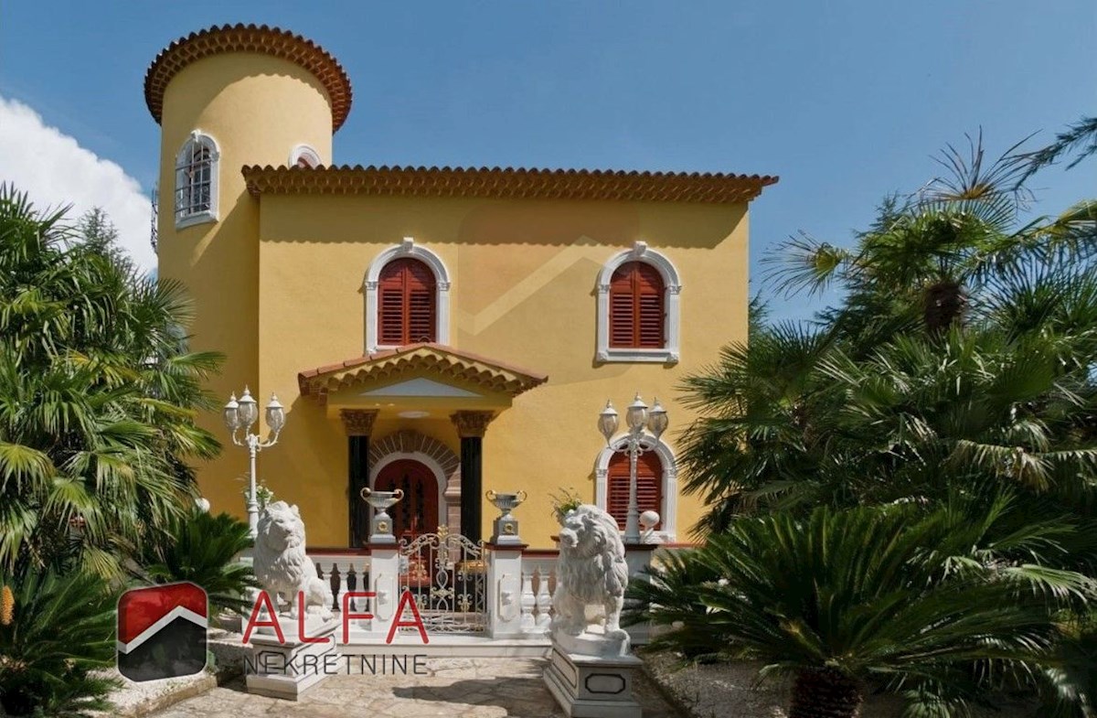 Hrvaška, območje Šibenika, ekskluzivna zasebna posest z vilo, bazenom in teniškim igriščem na 16.695 m² zemljišča