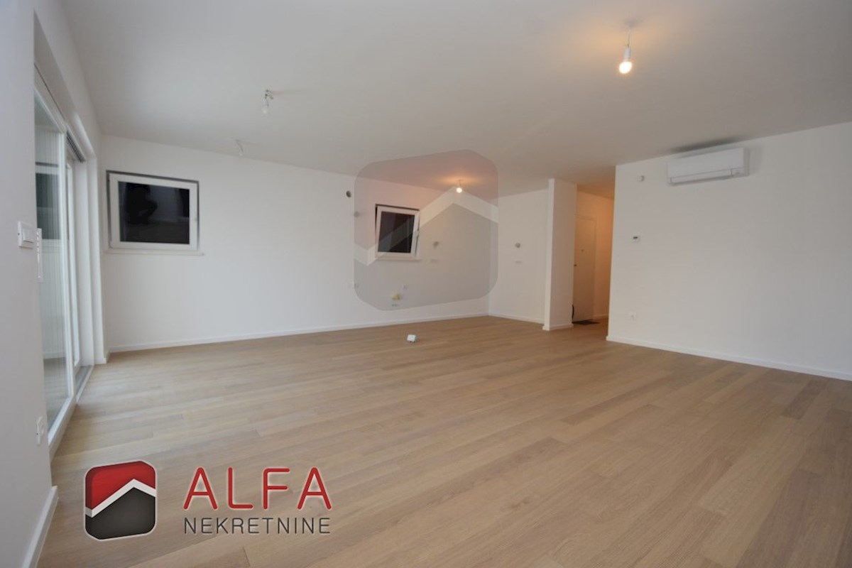 Vodice center, ATRAKTIVNO, prodamo trisobno stanovanje v pritličju z vrtom