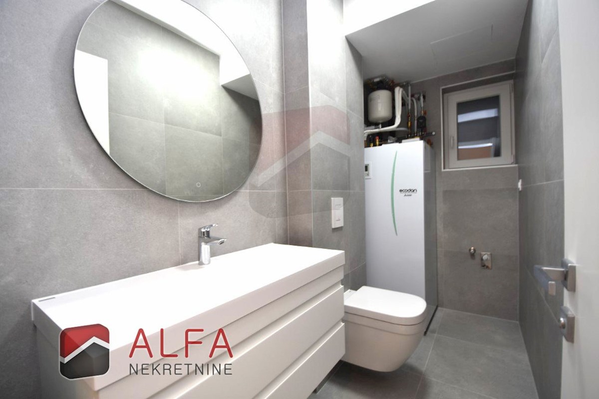 Vodice center, ATRAKTIVNO, prodamo trisobno stanovanje v pritličju z vrtom