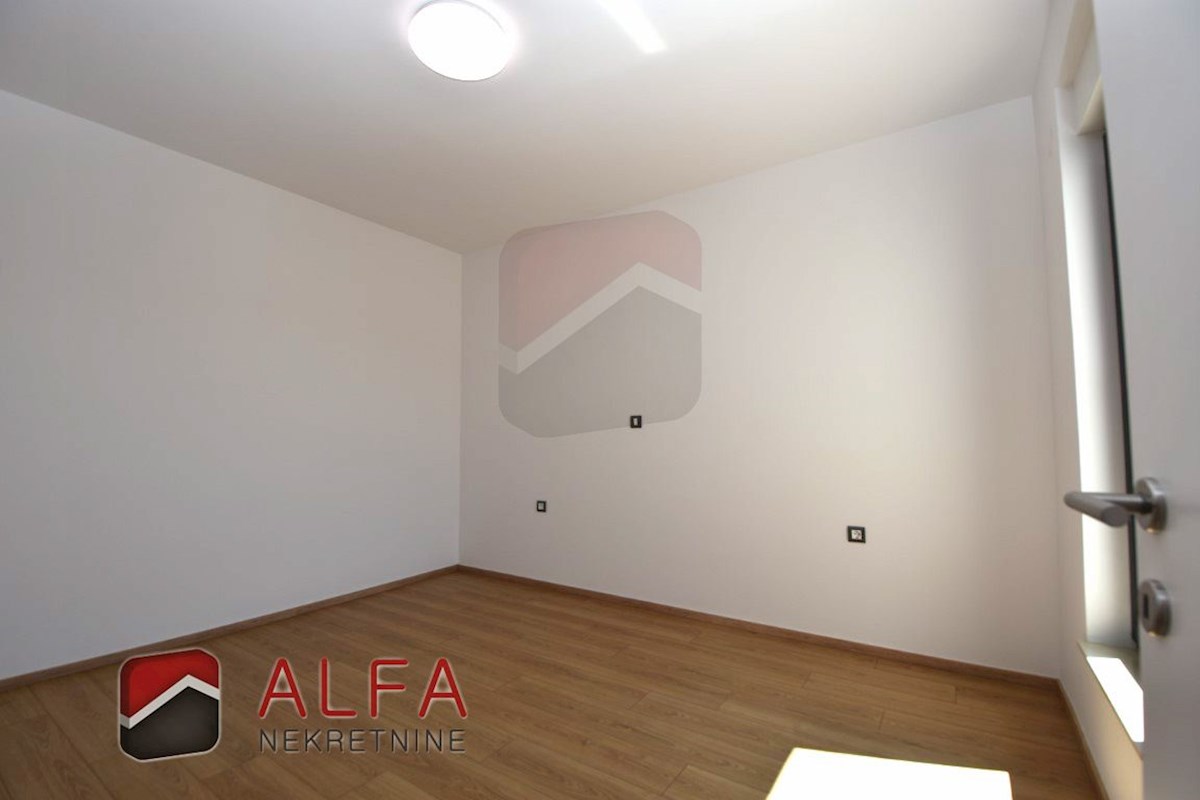 Hrvaška, Vodice, prodamo nov dvosobni apartma, pritličje, vrt