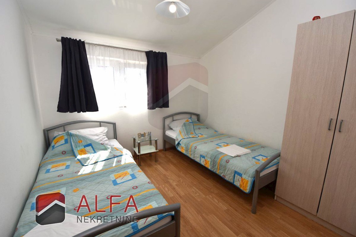 Hrvaška, Vodice – prodaja dvosobno stanovanje v prvem nadstropju, blizu morja