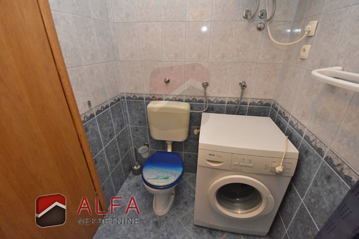 Hrvaška, Vodice – prodaja dvosobno stanovanje v prvem nadstropju, blizu morja