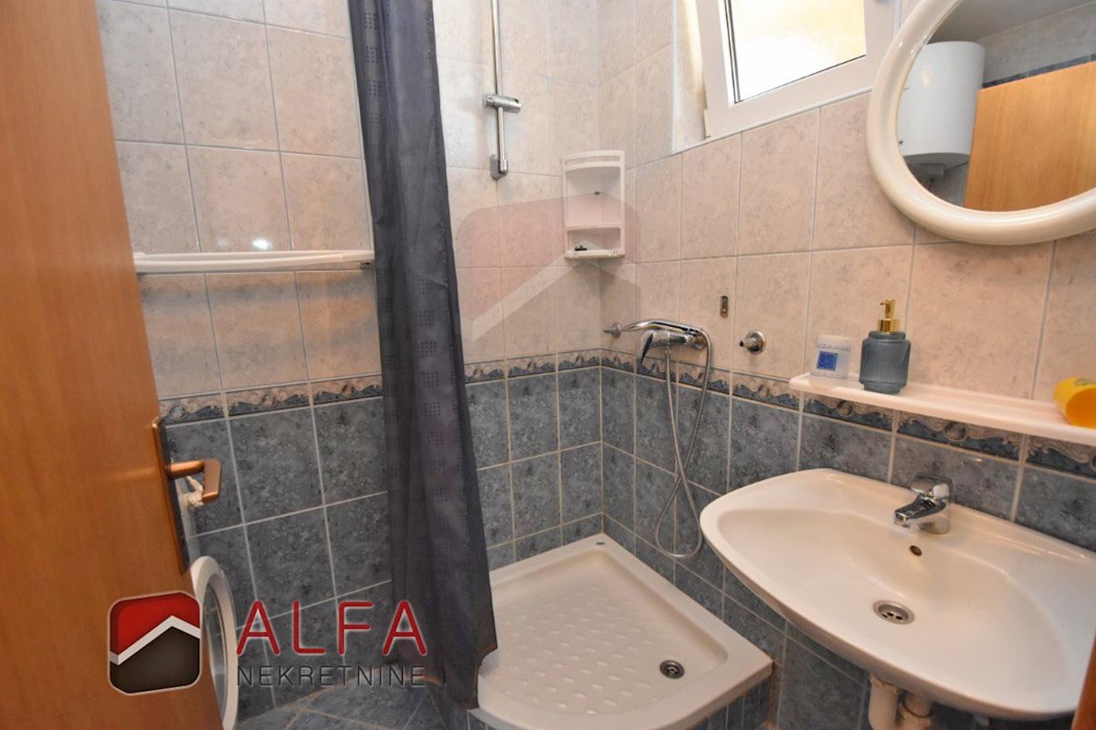 Hrvaška, Vodice – prodaja dvosobno stanovanje v prvem nadstropju, blizu morja