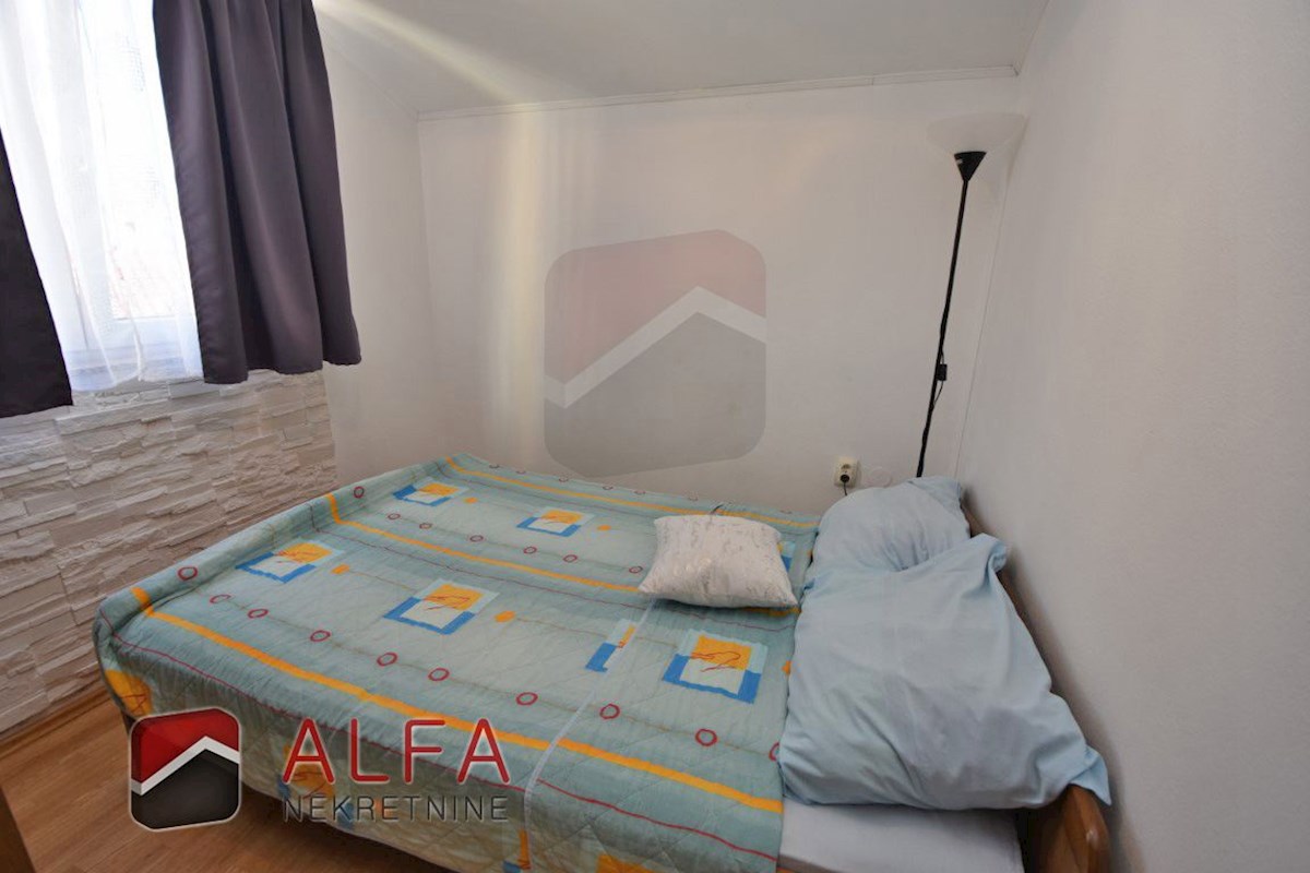 Hrvaška, Vodice – prodaja dvosobno stanovanje v prvem nadstropju, blizu morja