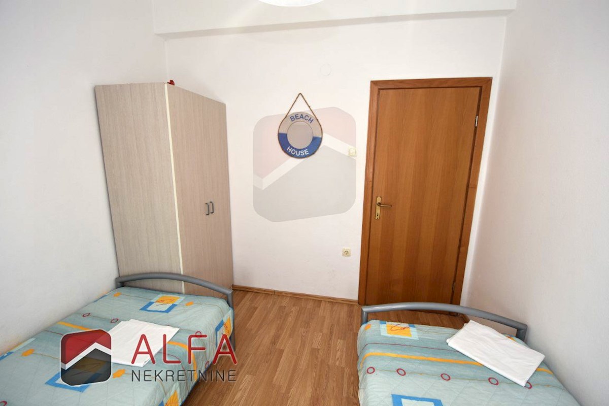 Hrvaška, Vodice – prodaja dvosobno stanovanje v prvem nadstropju, blizu morja