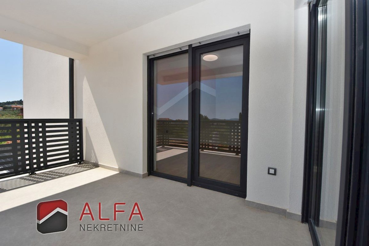 Hrvaška, Vodice, prodamo nov dvosobni apartma, prvo nadstropje