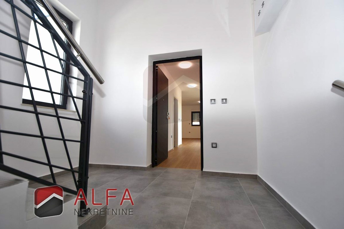 Hrvaška, Vodice, prodamo nov dvosobni apartma, prvo nadstropje