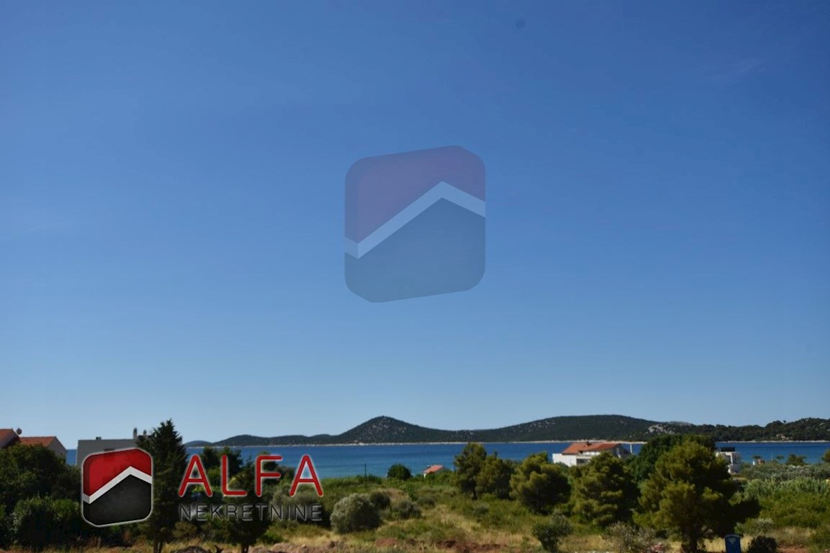 Hrvaška, Vodice, novogradnja, prodaja trisobni apartma, dve parkirni mesti, pogled na morje
