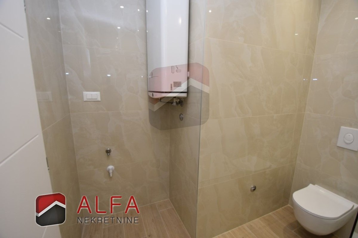 Hrvaška, Vodice, novogradnja, prodaja trisobni apartma, dve parkirni mesti, pogled na morje