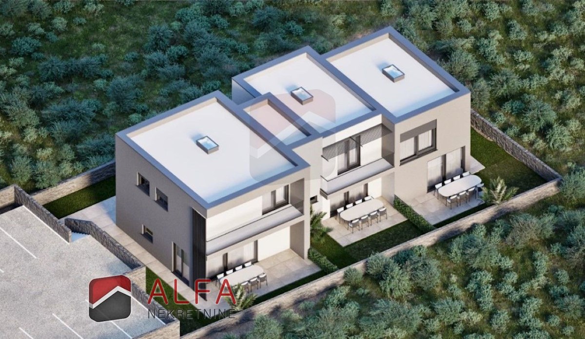 Hrvaška, Vodice, NOVOGRADNJA, prodaja dvonadstropna vrstna hiša z lastnim dvoriščem
