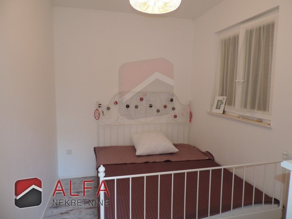 Hrvaška, Vodice, prodaja dvojček hiše s štirimi spalnicami