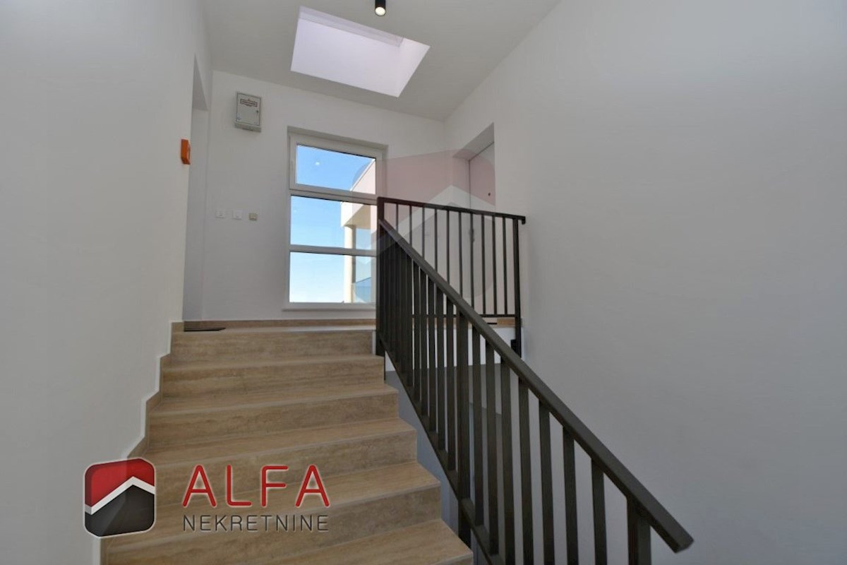 Hrvaška, Vodice, novogradnja - dvosobno stanovanje, pogled na morje, drugo nadstropje