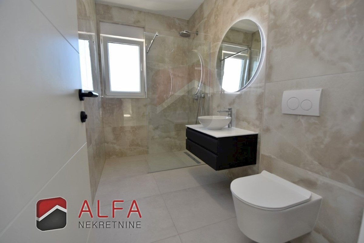 Hrvaška, Vodice, novogradnja - dvosobno stanovanje, pogled na morje, drugo nadstropje