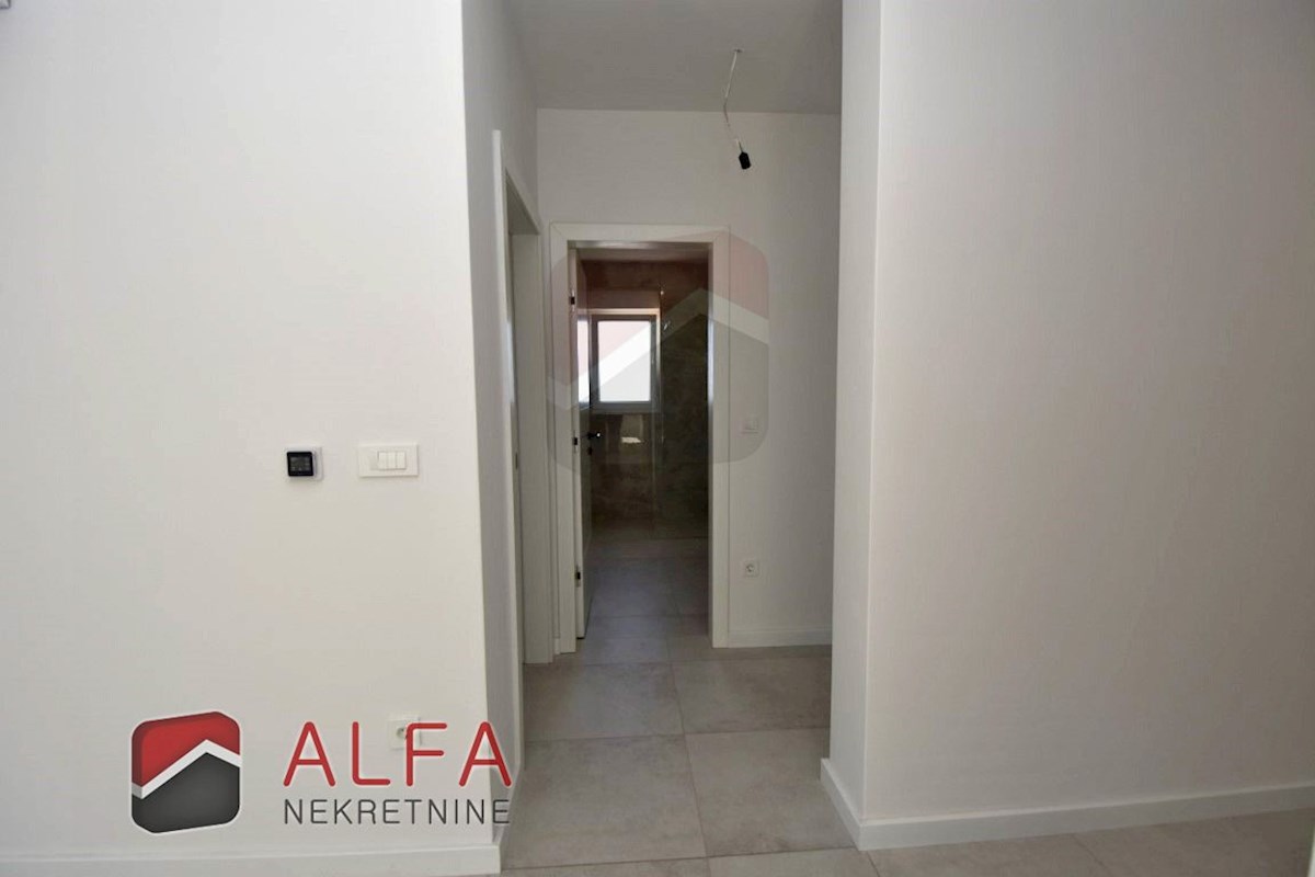 Hrvaška, Vodice, novogradnja - dvosobno stanovanje, pogled na morje, drugo nadstropje