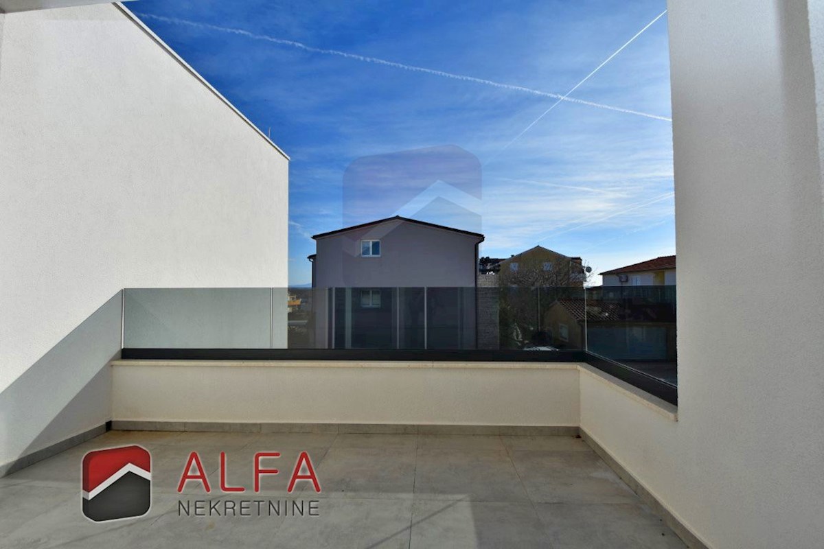 Hrvaška, Vodice, prodaja nova dvojna družinska hiša