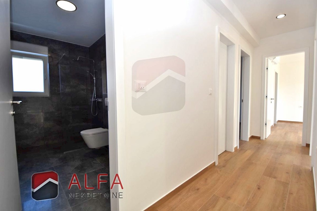 Hrvaška, Vodice, prodaja nova dvojna družinska hiša