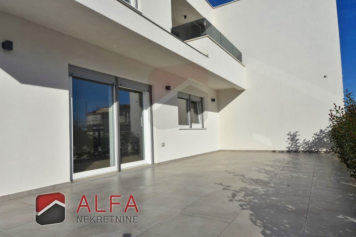 Hrvaška, Vodice, prodaja nova dvojna družinska hiša