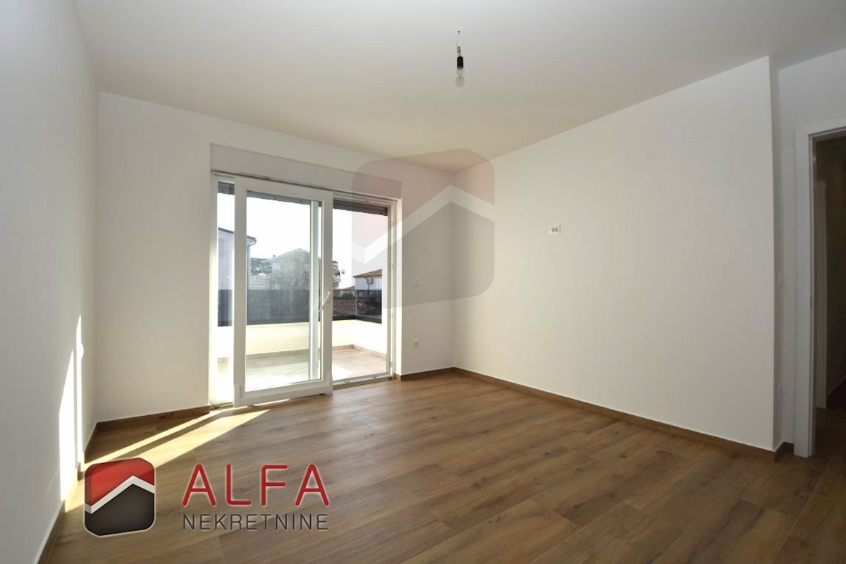 Hrvaška, Vodice, prodaja nova dvojna družinska hiša