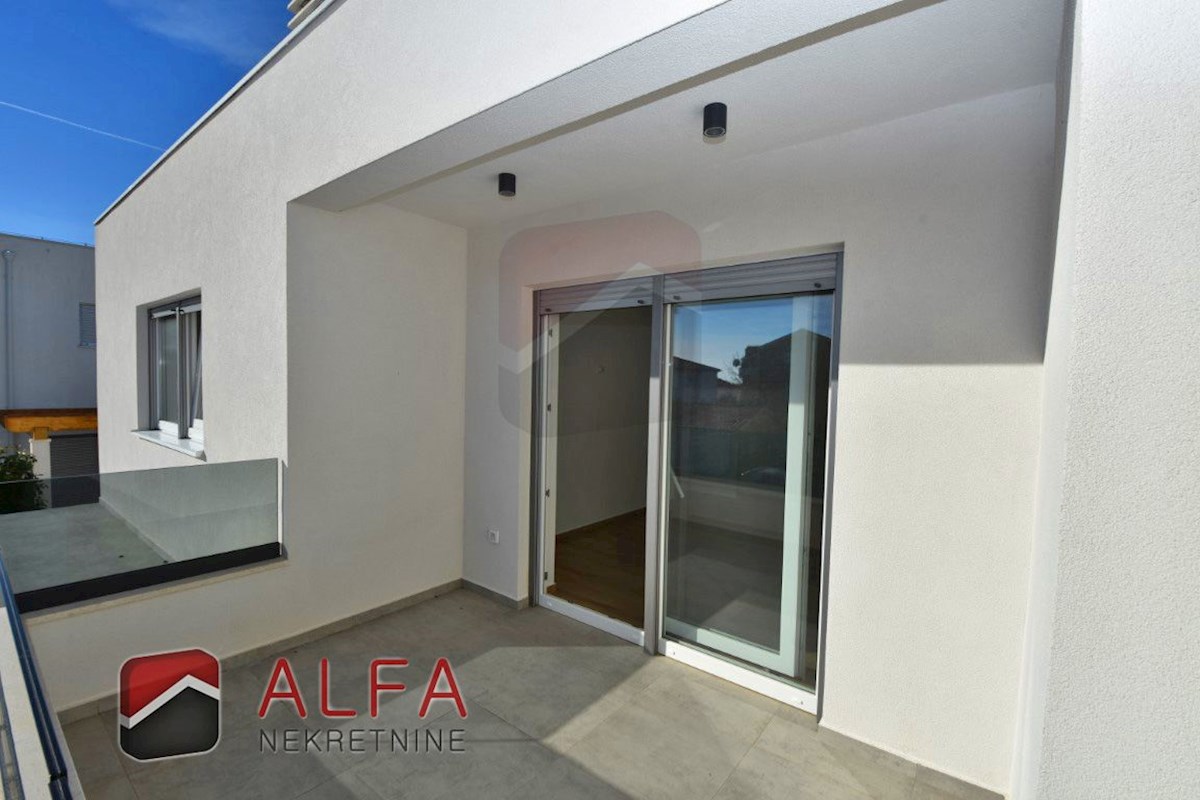 Hrvaška, Vodice, prodaja nova dvojna družinska hiša