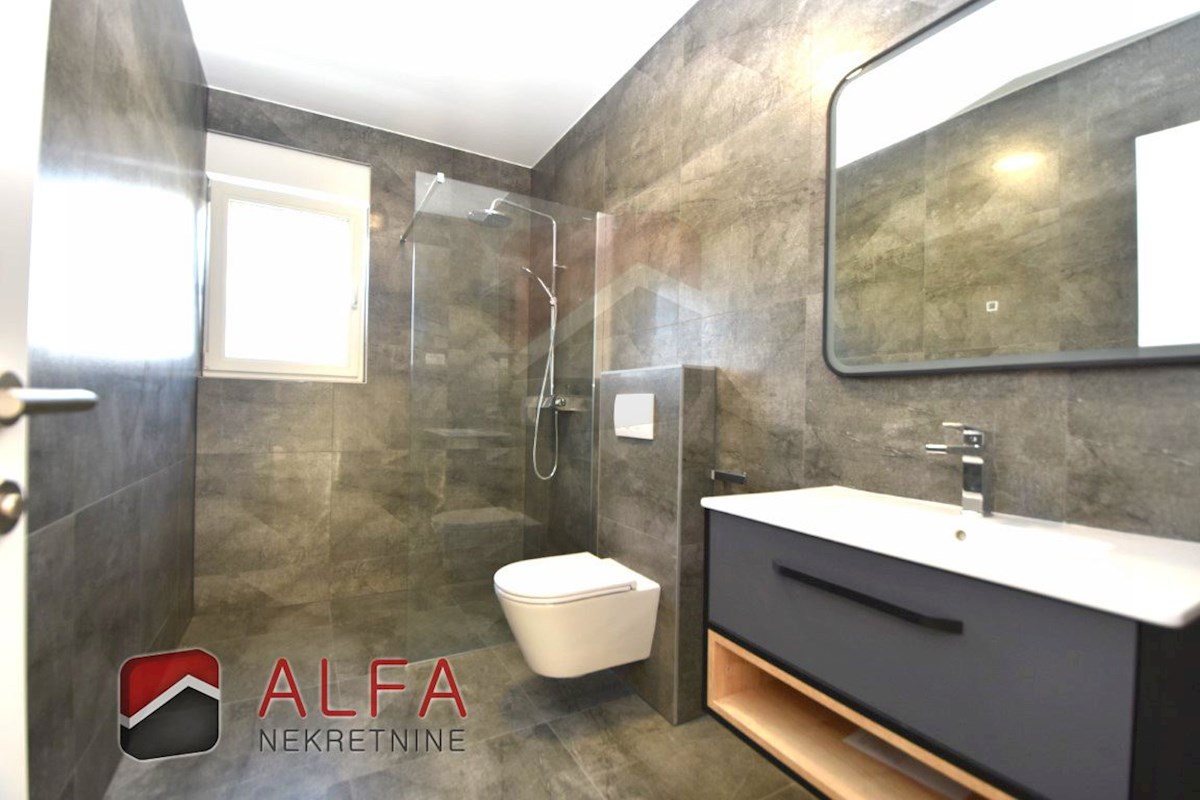 Hrvaška, Vodice, prodaja nova dvojna družinska hiša