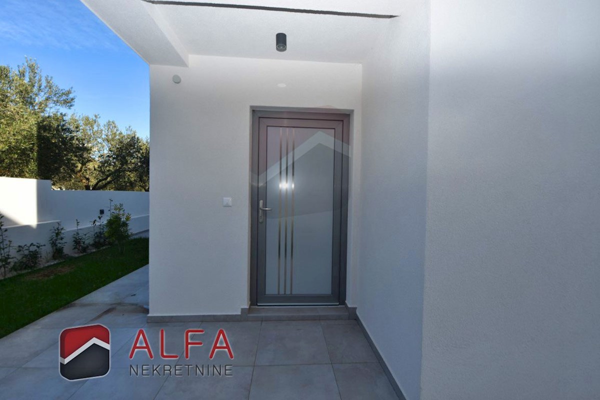 Hrvaška, Vodice, prodaja nova dvojna družinska hiša