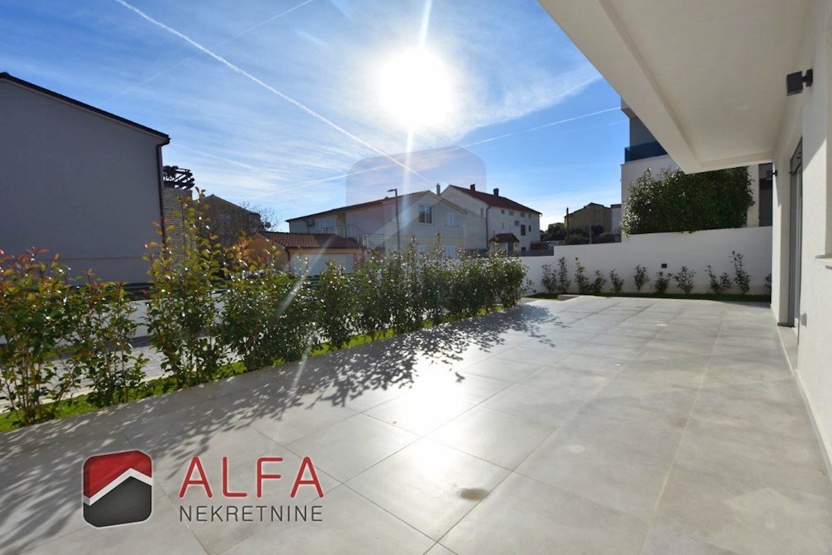 Hrvaška, Vodice, prodaja nova dvojna družinska hiša