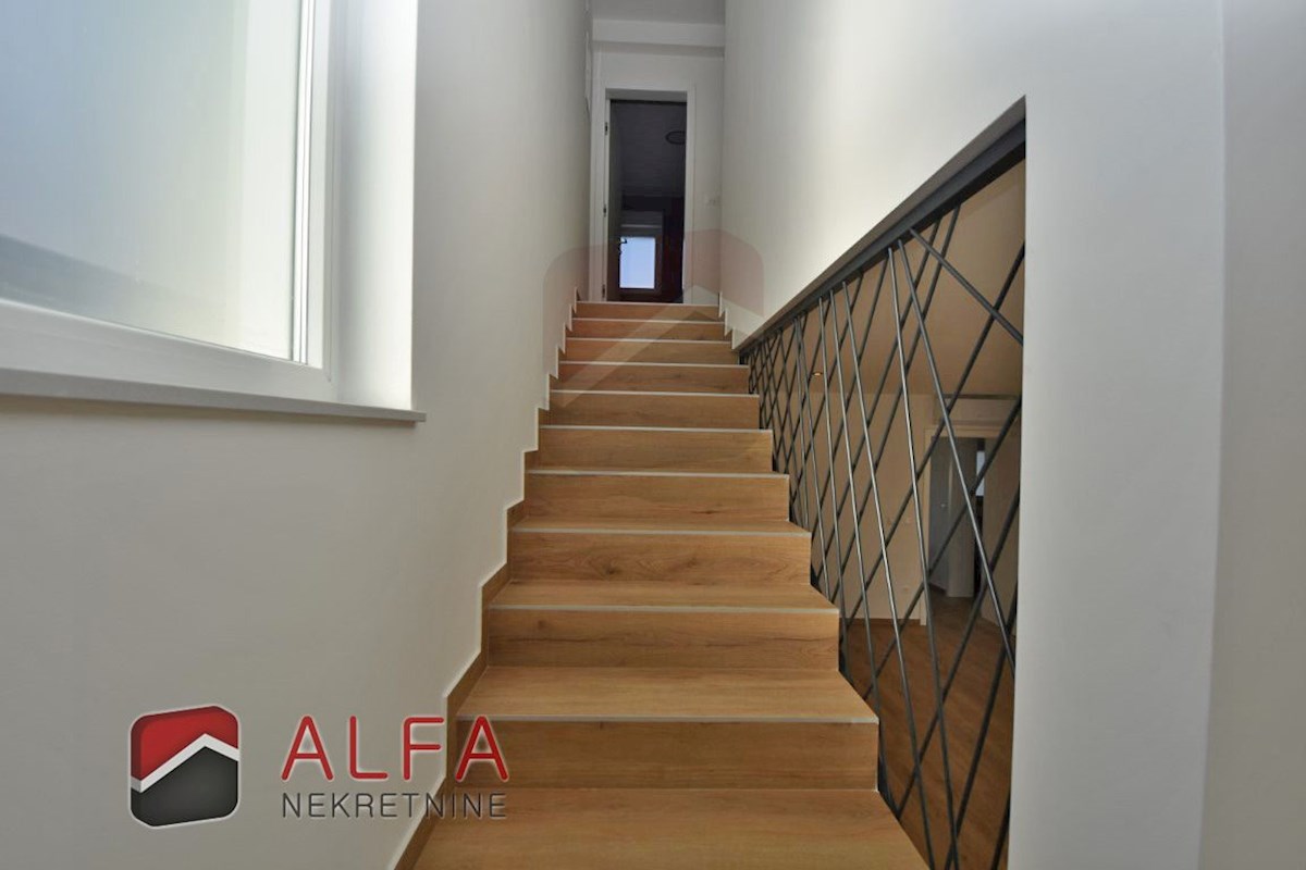 Hrvaška, Vodice, prodaja nova dvojna družinska hiša