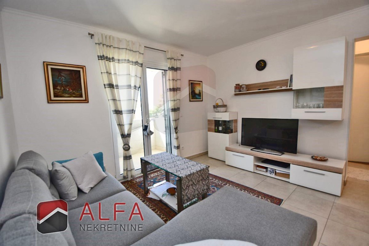 Hrvaška, Vodice – ATRAKTIVNO, prodam opremljeno stanovanje, prvo nadstropje, 150 m od morja