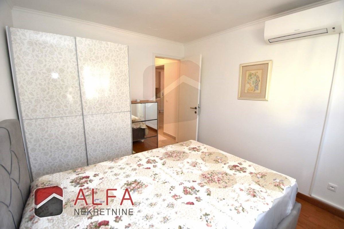 Hrvaška, Vodice – ATRAKTIVNO, prodam opremljeno stanovanje, prvo nadstropje, 150 m od morja