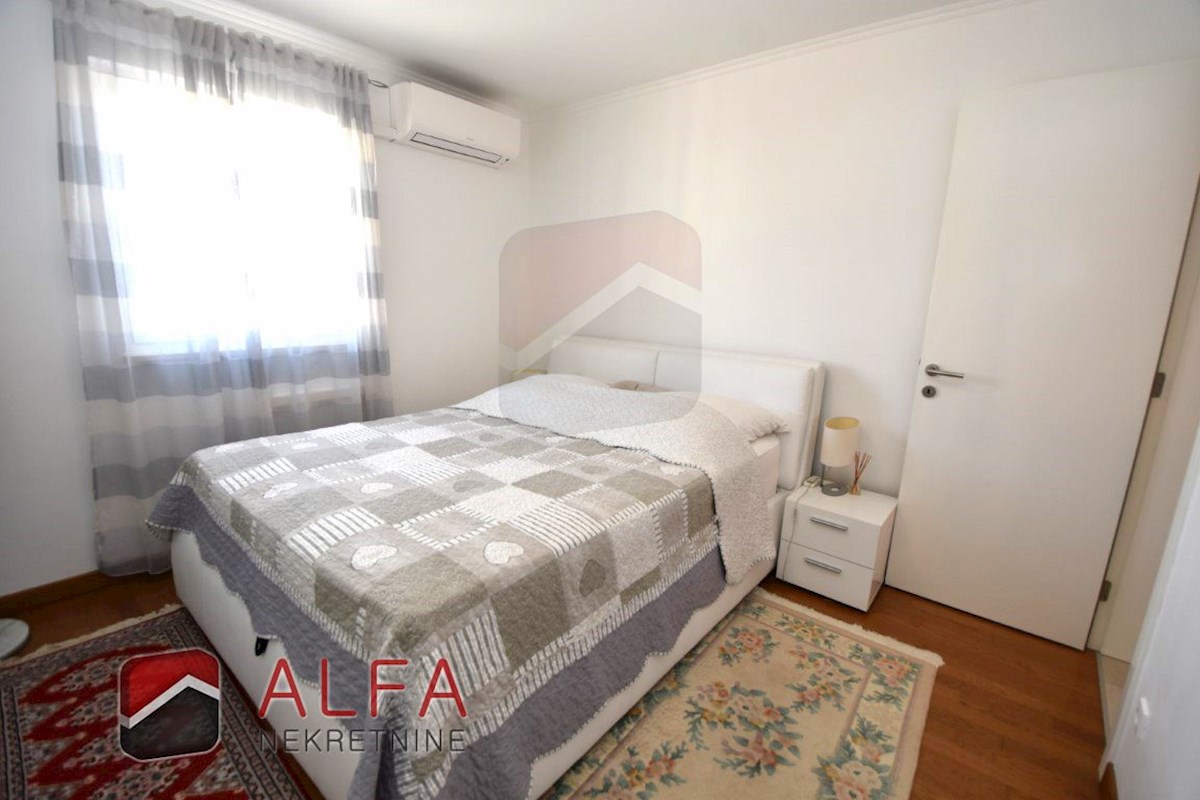 Hrvaška, Vodice – ATRAKTIVNO, prodam opremljeno stanovanje, prvo nadstropje, 150 m od morja