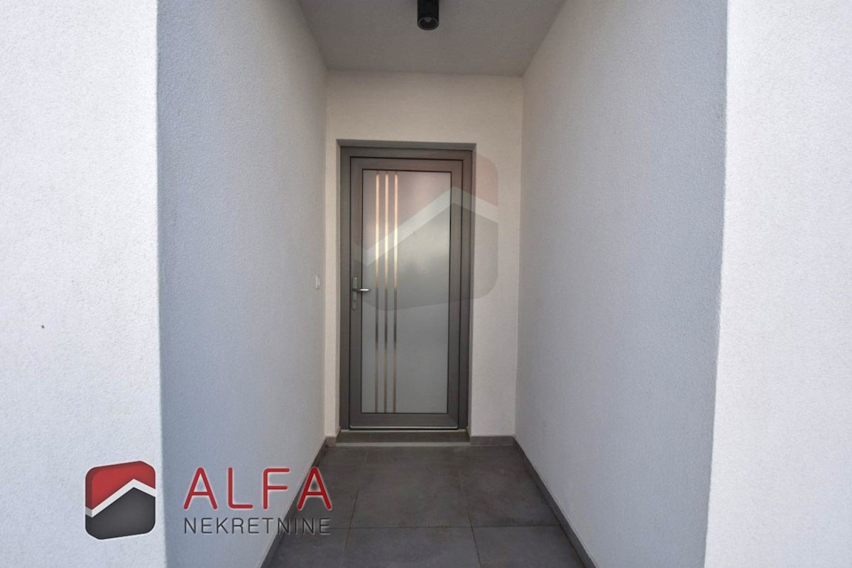 Hrvaška, Vodice, prodaja nova dvojna družinska hiša z bazenom