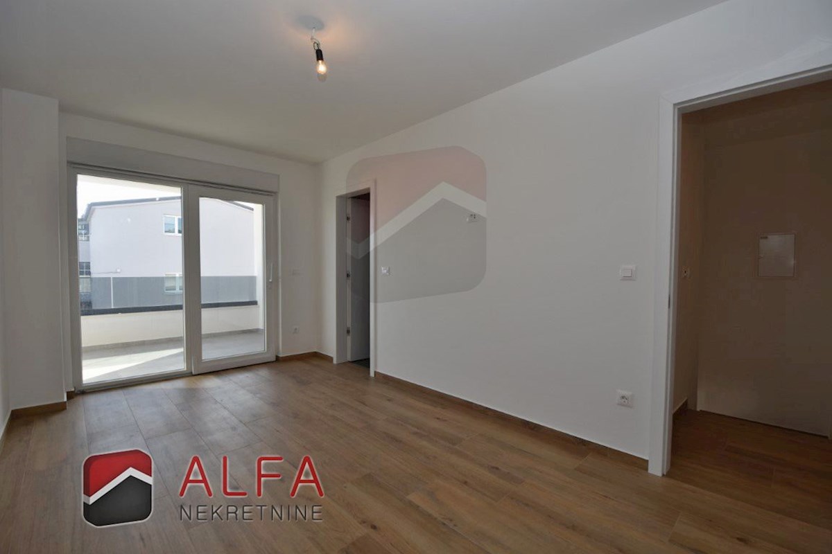 Hrvaška, Vodice, prodaja nova dvojna družinska hiša z bazenom