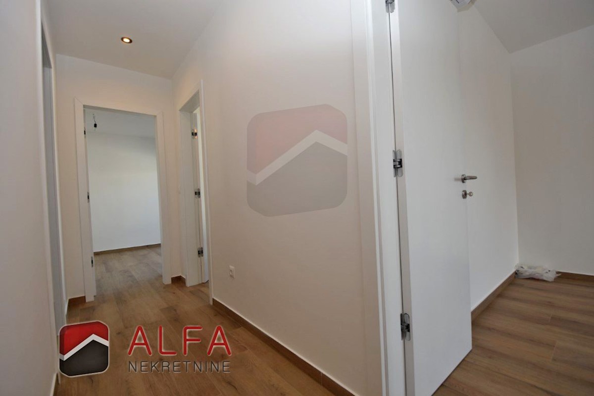 Hrvaška, Vodice, prodaja nova dvojna družinska hiša z bazenom