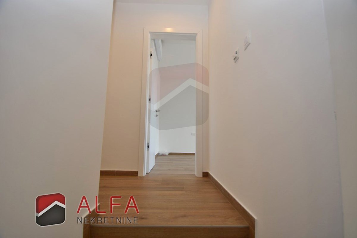 Hrvaška, Vodice, prodaja nova dvojna družinska hiša z bazenom