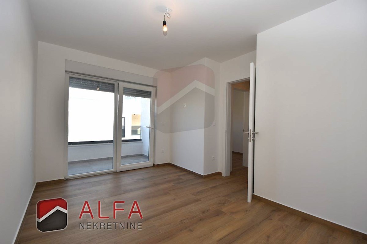 Hrvaška, Vodice, prodaja nova dvojna družinska hiša z bazenom