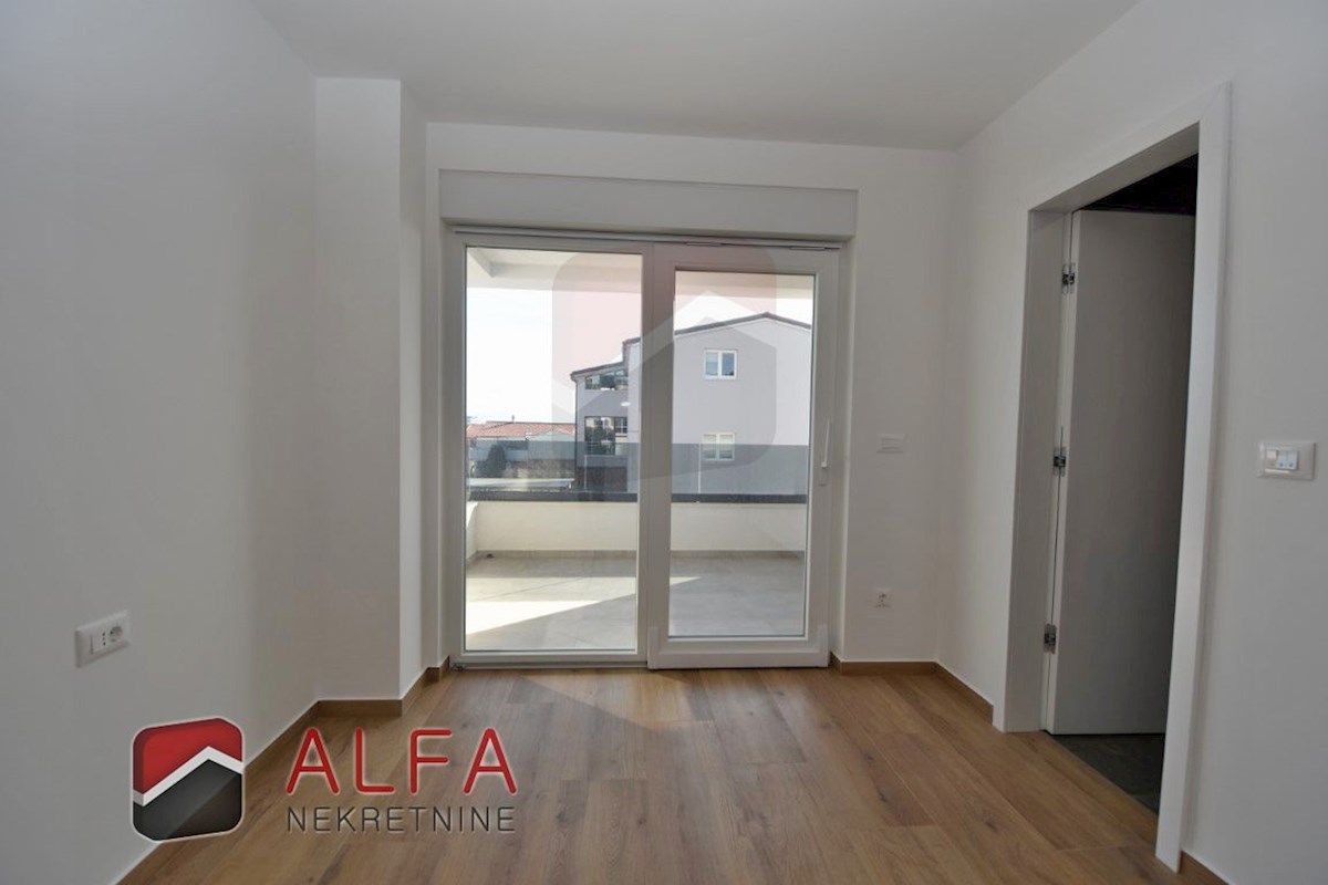 Hrvaška, Vodice, prodaja nova dvojna družinska hiša z bazenom