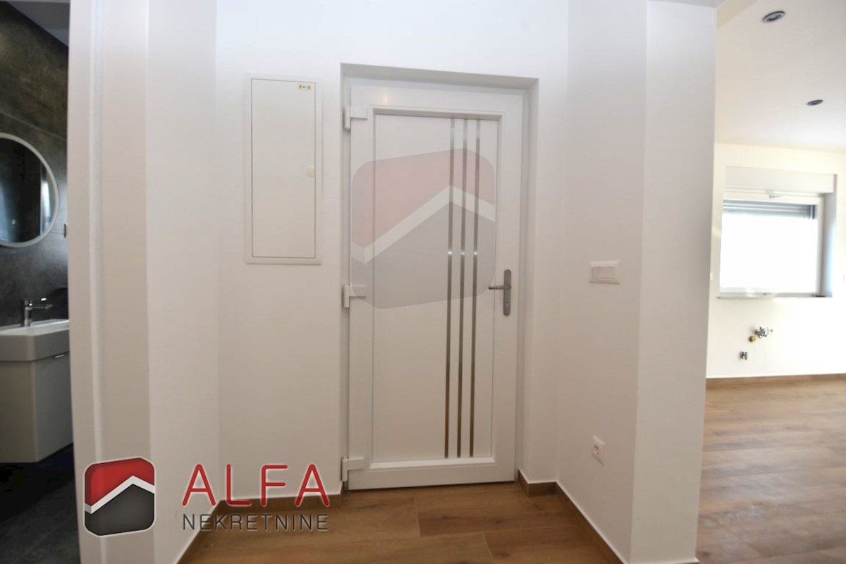 Hrvaška, Vodice, prodaja nova dvojna družinska hiša z bazenom