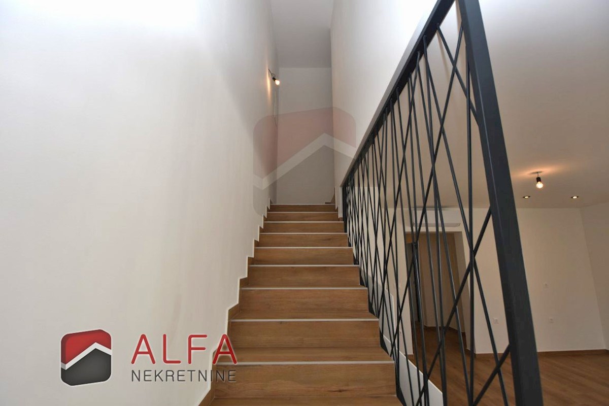 Hrvaška, Vodice, prodaja nova dvojna družinska hiša z bazenom