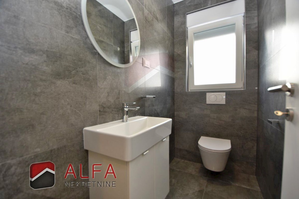 Hrvaška, Vodice, prodaja nova dvojna družinska hiša z bazenom