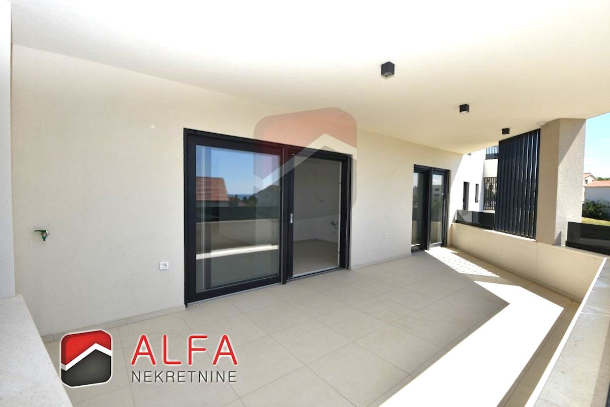 Hrvaška, Vodice, prodamo nov trisobni apartma, prvo nadstropje, pogled na morje
