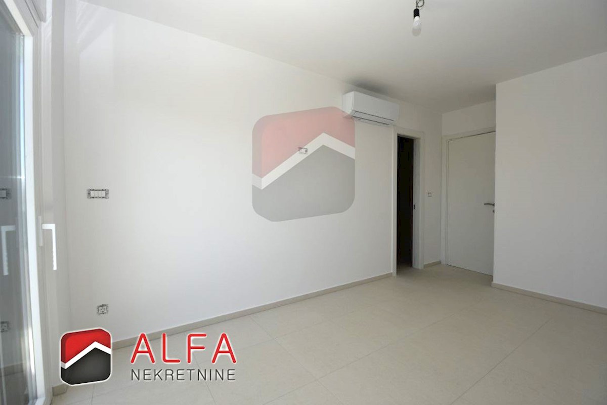 Hrvaška, Vodice, prodamo nov trisobni apartma, prvo nadstropje, pogled na morje