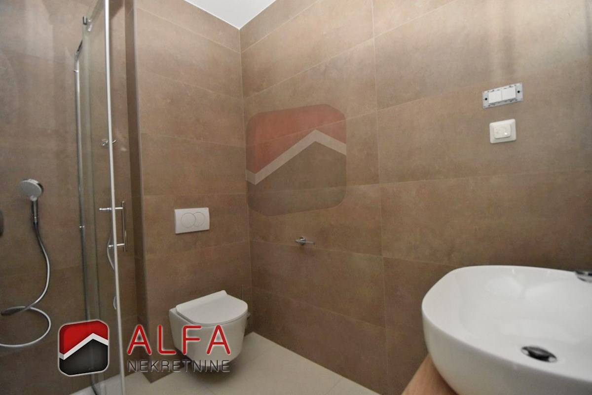 Hrvaška, Vodice, prodamo nov trisobni apartma, prvo nadstropje, pogled na morje