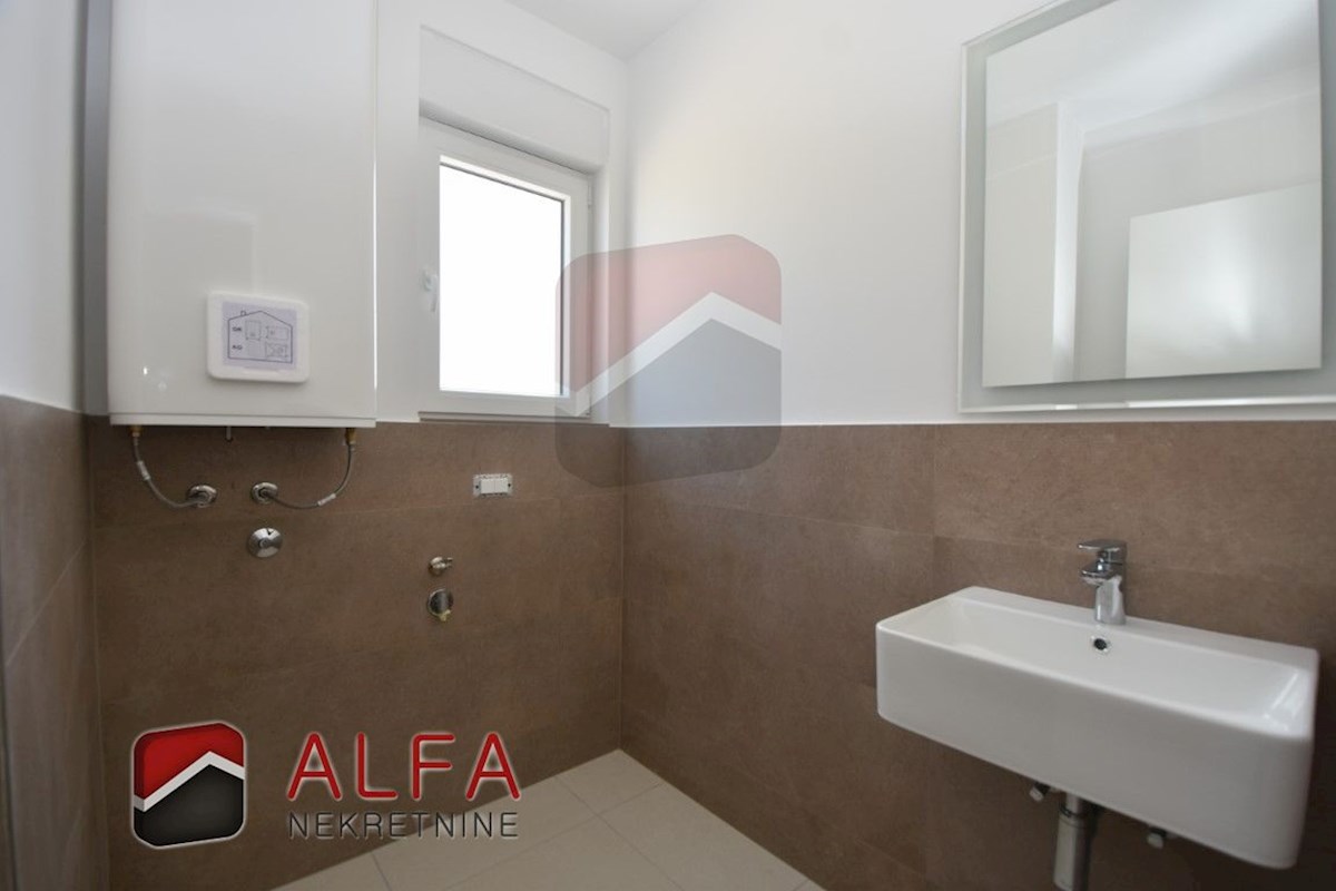 Hrvaška, Vodice, prodamo nov trisobni apartma, prvo nadstropje, pogled na morje