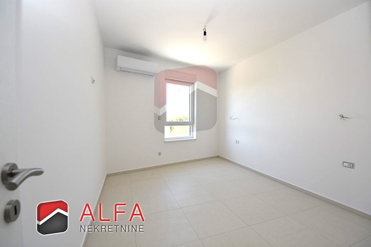 Hrvaška, Vodice, prodamo nov trisobni apartma, prvo nadstropje, pogled na morje