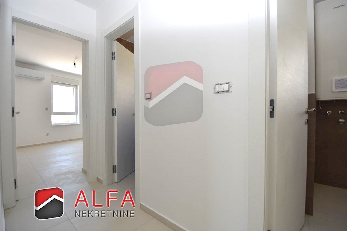 Hrvaška, Vodice, prodamo nov trisobni apartma, prvo nadstropje, pogled na morje