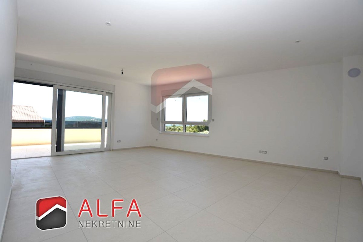 Hrvaška, Vodice, prodamo nov trisobni apartma, prvo nadstropje, pogled na morje