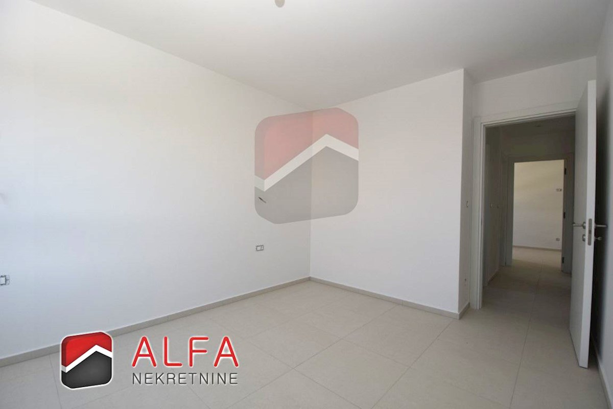 Hrvaška, Vodice, prodamo nov trisobni apartma, prvo nadstropje, pogled na morje