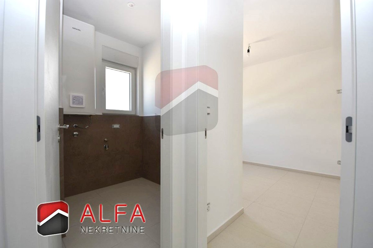 Hrvaška, Vodice, prodamo nov trisobni apartma, prvo nadstropje, pogled na morje